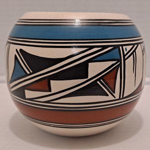 NATIVE AMERICAN POTTERY